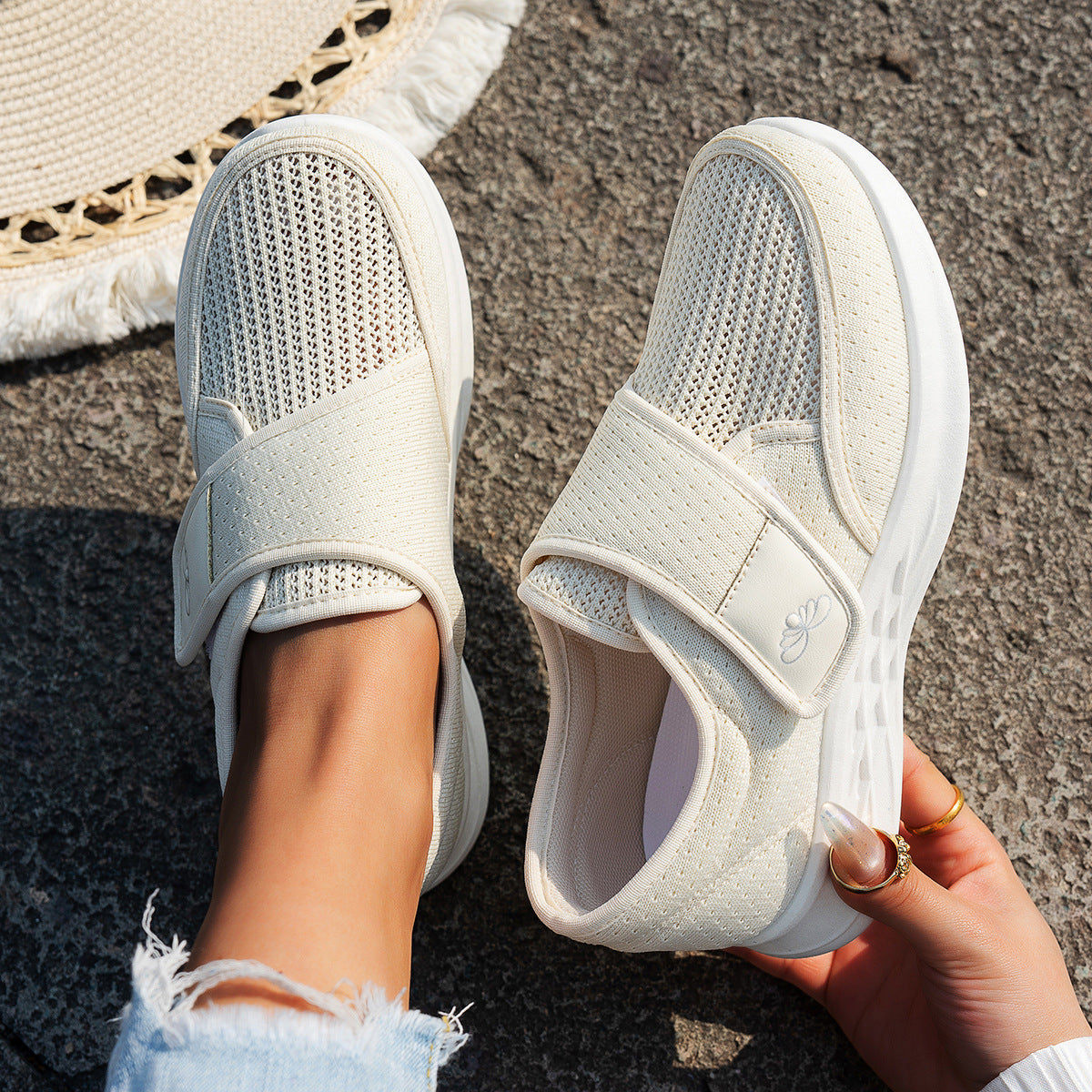 Damen sportliche und atmungsaktive Slipper mit Klettverschluss Shopnory