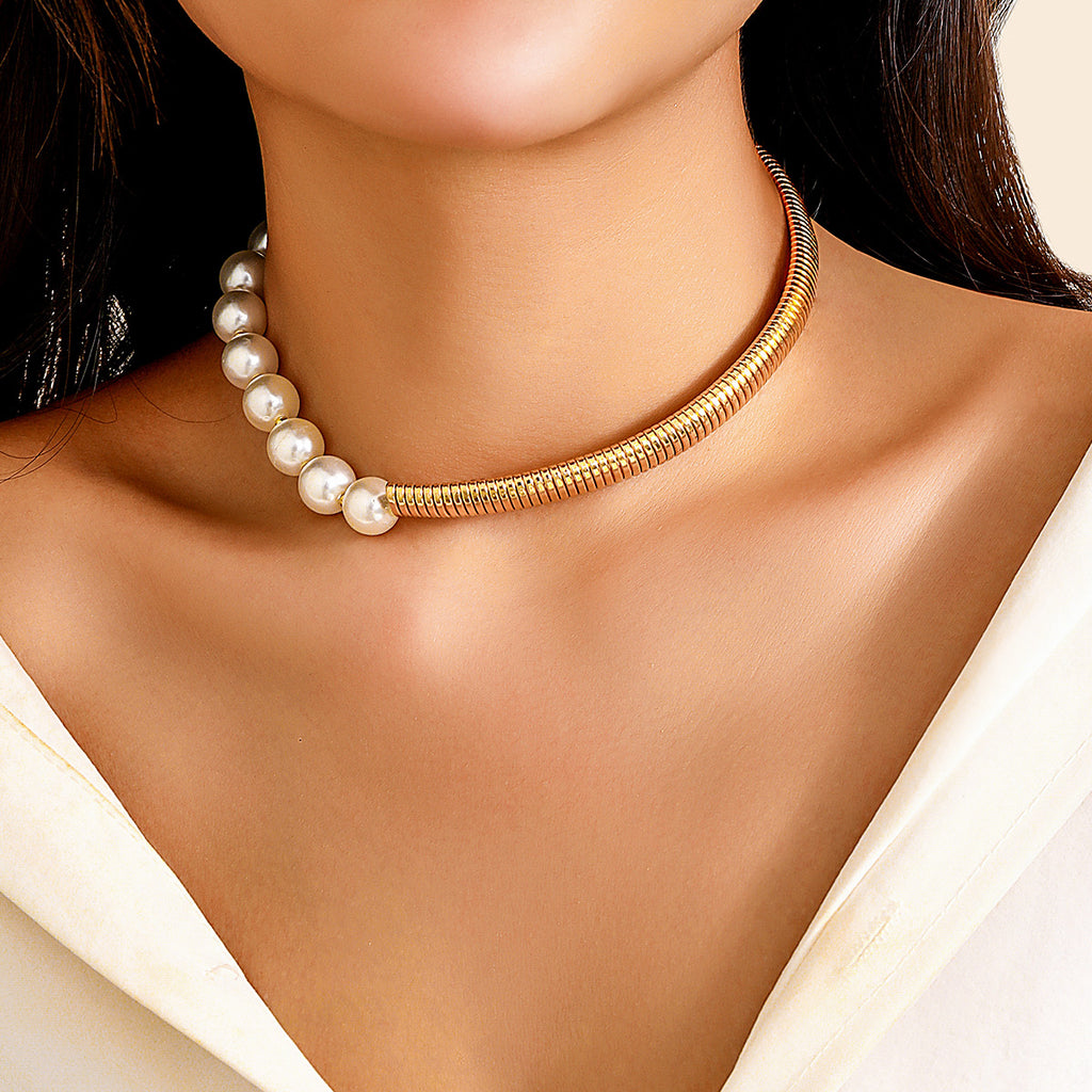 Damen Armreifen mit eleganten Perlen und modernem Design