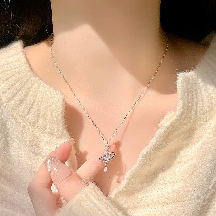 Damen Halskette mit planetarischem Anhänger und funkelnden Zirkonia Shop Nory