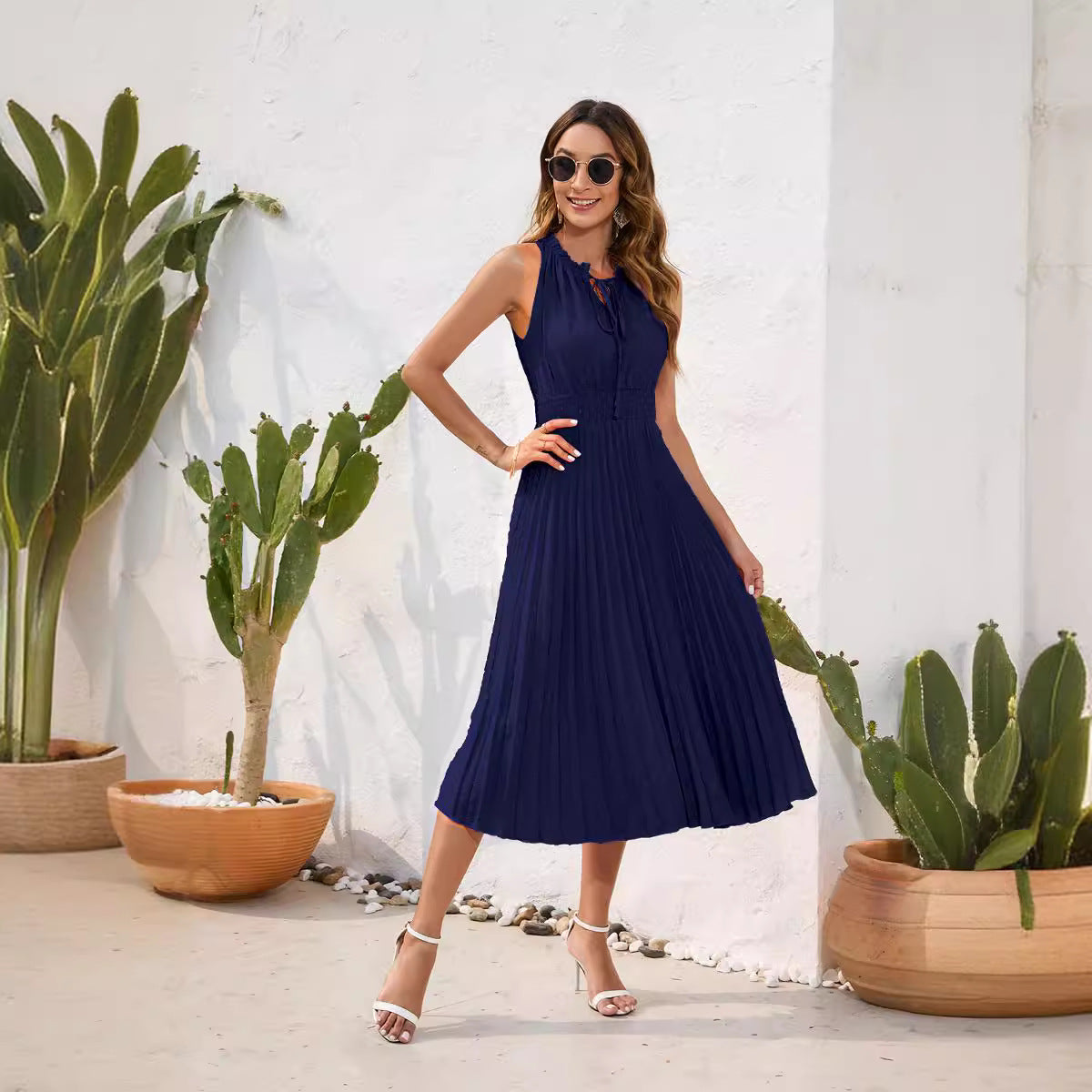 Damen Plissiertes Midikleid mit elegantem Schlitz und verstellbarem Kragen Shopnory