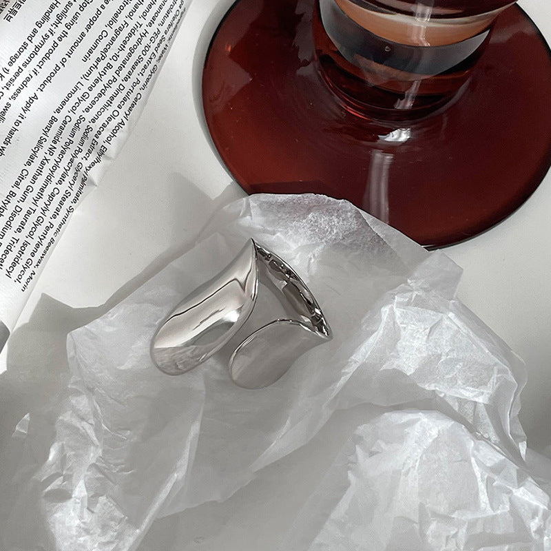 Damen außergewöhnlicher und moderner Ring mit geschwungenen Formen Shop Nory
