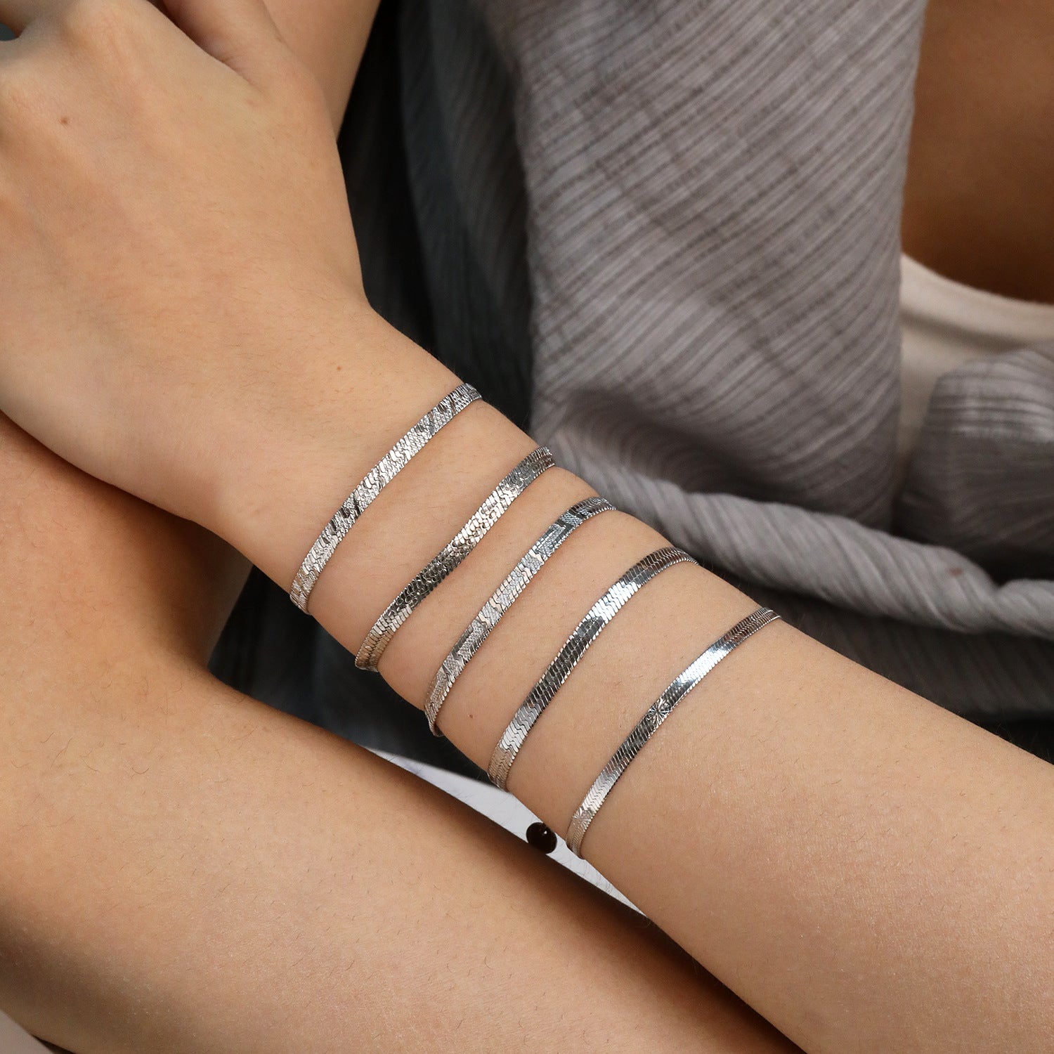 Damen modernes Edelstahl-Armband mit verstellbarem Verschluss Shop Nory