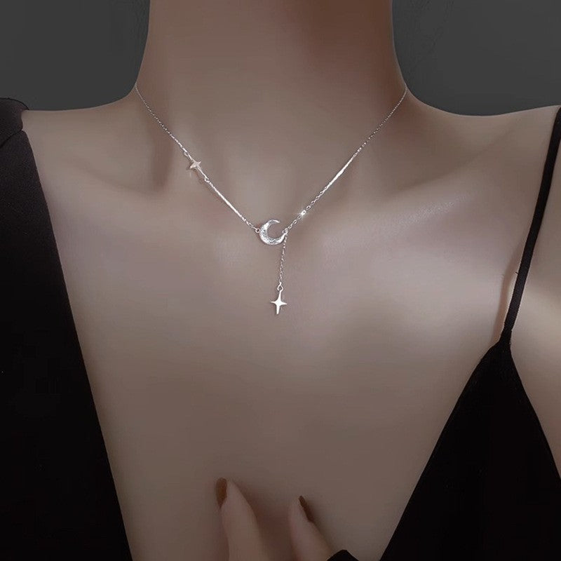 Damen Halskette mit ansprechendem Mond- und Sternanhänger Shop Nory