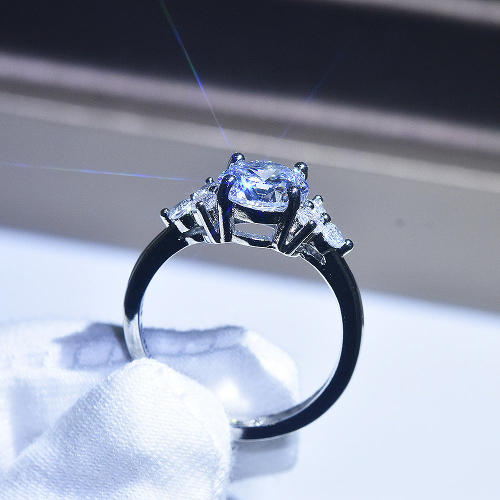 Damen eleganter Solitärring mit funkelndem Hauptstein und Zirkonia Shop Nory