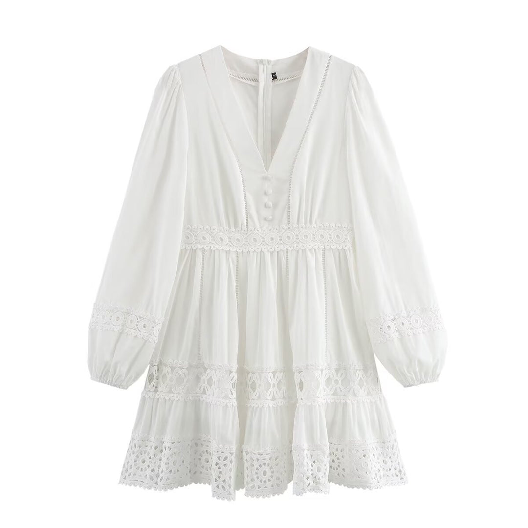 Damen Kurzes Boho-Kleid mit V‑Ausschnitt, Volantstufen und Häkelspitzen Shop Nory