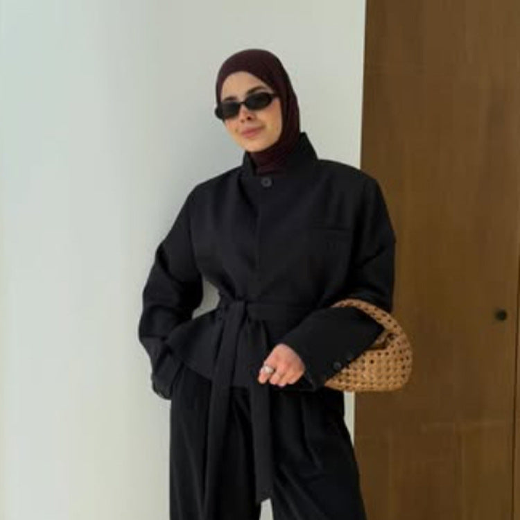 Damen Taillierter kurzgeschnittener Blazer mit Stehkragen, Schößchen und Bindegürtel Shop Nory