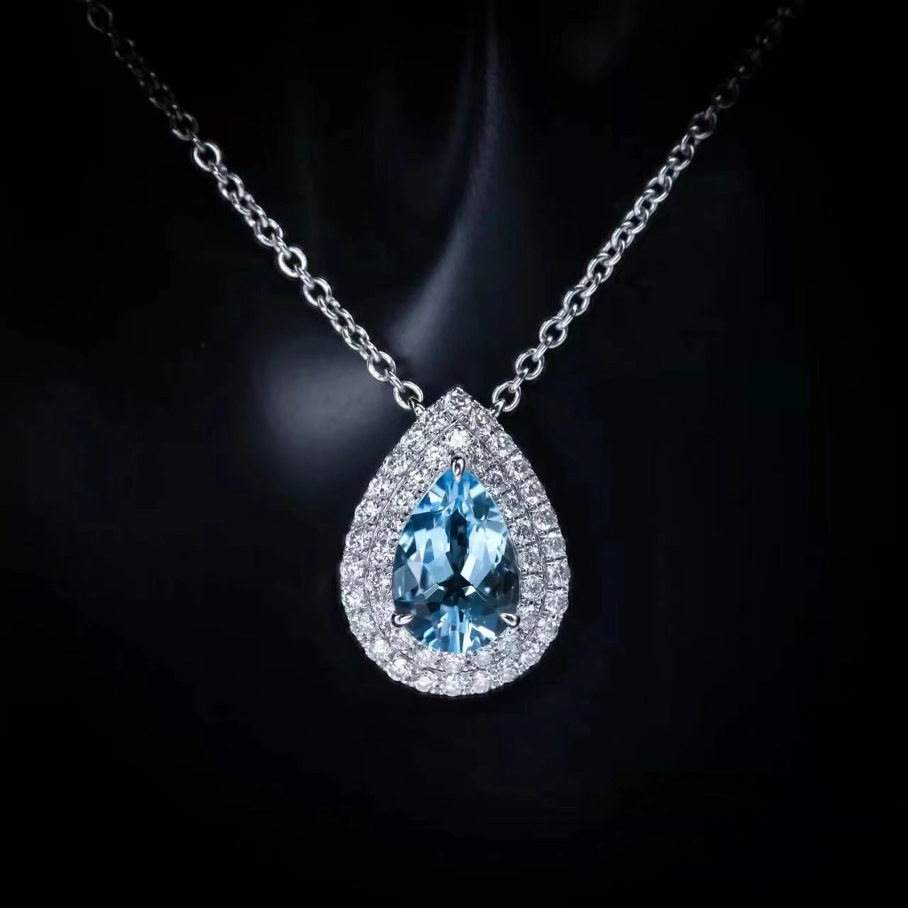 Damen zarte Halskette mit tropfenförmigem Aquamarin-Anhänger und funkelndem Zirkonia Shop Nory