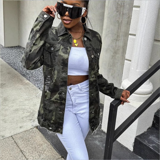 Damen Oversize Camouflage Denimjacke im verlängerten Schnitt mit ausgefranstem Saum Shop Nory