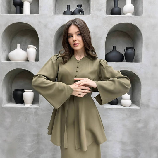 Damen Elegantes Kleid mit Rüschendetails und Knopfleiste