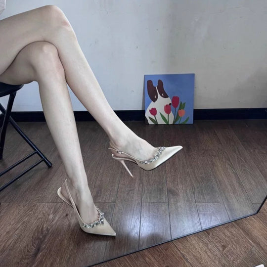 Damen Lack-Slingback Pumps mit spitzer Kappe, Kristallbesatz und schlankem Stiletto Shop Nory