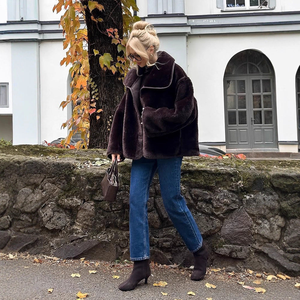 Damen Boxy-Fauxfur-Jacke mit voluminösem Schalkragen und kastiger Silhouette Shop Nory