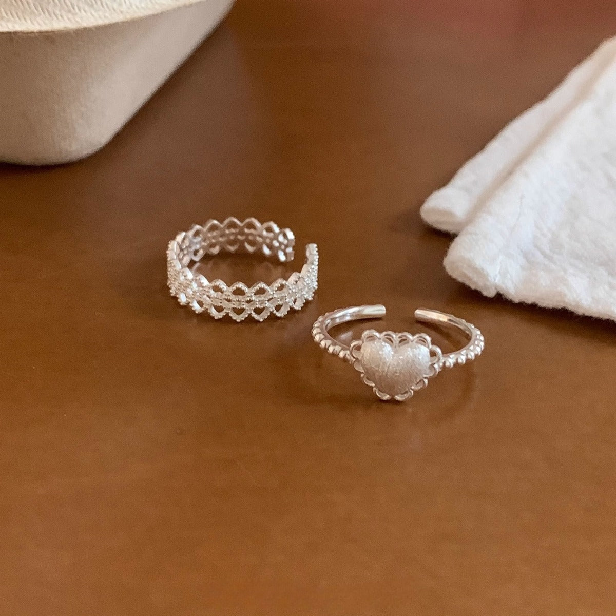 Damen Ring mit floralen Details und filigraner Struktur Shop Nory