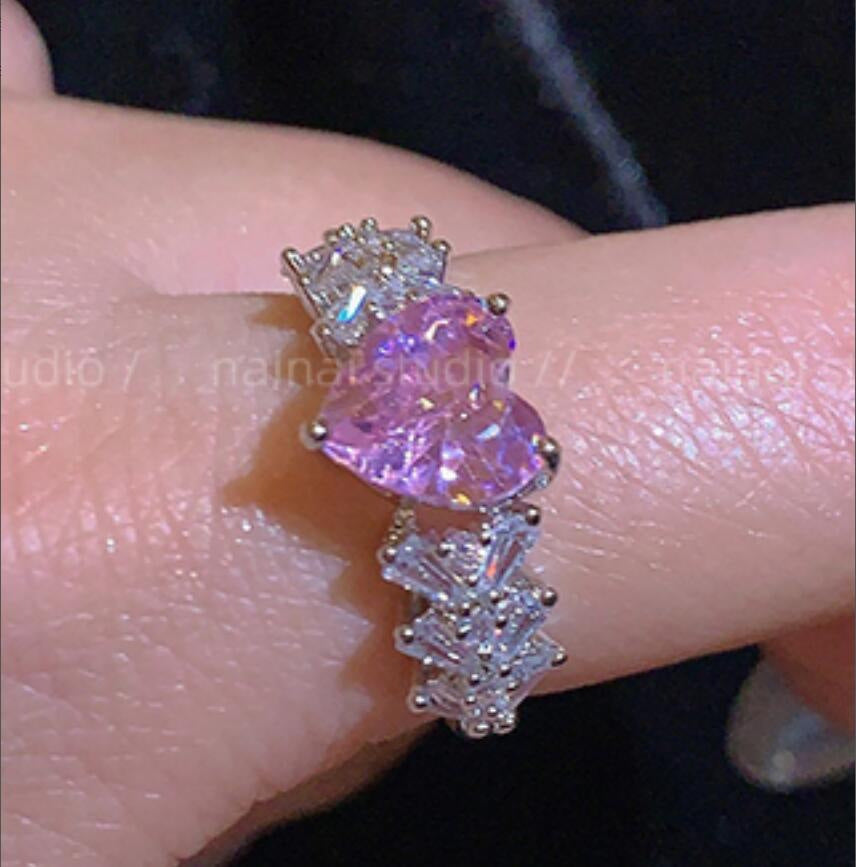 Damenring mit floralem Design und funkelnden Zirkonia Shop Nory 1781548707
