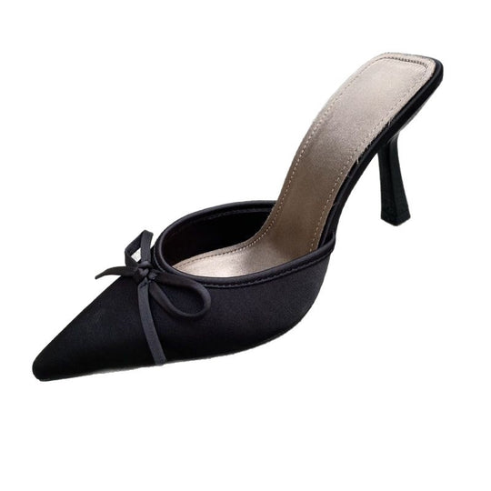 Damen Spitz zulaufende Satin-Mules mit zarter Schleifenapplikation und mittelhohem Sculpted-Absatz Shop Nory