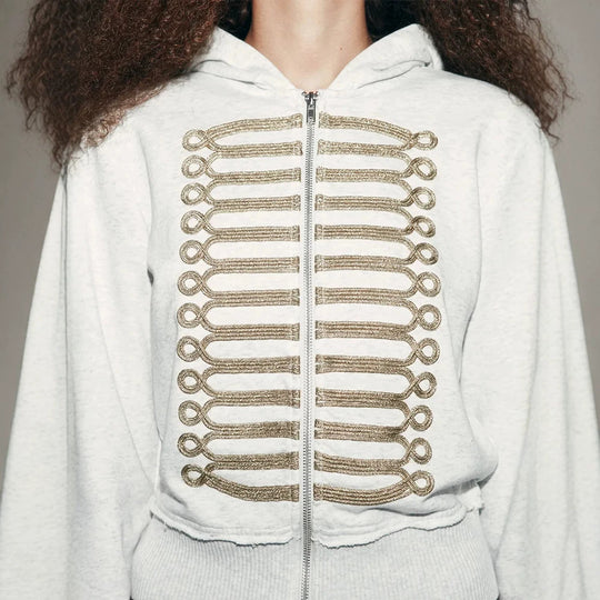Damen Kapuzen-Sweatjacke im Cropped-Format mit goldener Parade‑Bortenstickerei Shop Nory