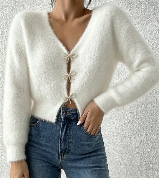Damen Flauschiger Cropped-Cardigan mit V-Ausschnitt und Schleifen‑Verschlüssen Shop Nory