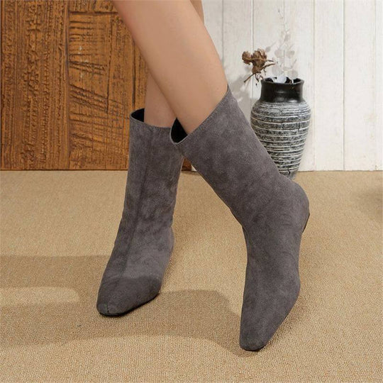 Damen Midi‑Stiefeletten mit spitzer Zehenform, Veloursleder‑Optik und schlankem Keilabsatz Shop Nory