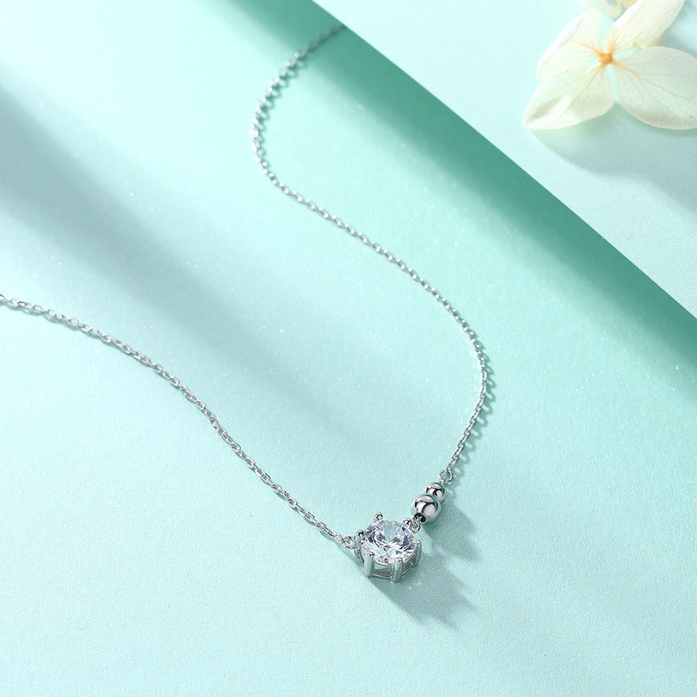 Damen Halskette mit funkelndem Zirkonia-Anhänger und eleganter Kettenstruktur Shop Nory