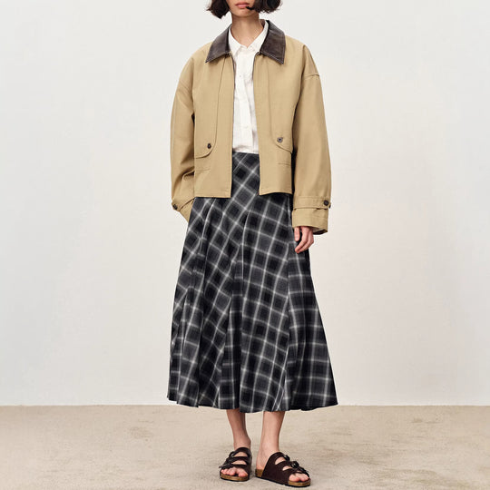 Damen Lässige und modische Übergangsjacke mit kontrastiertem Kragen Shop Nory