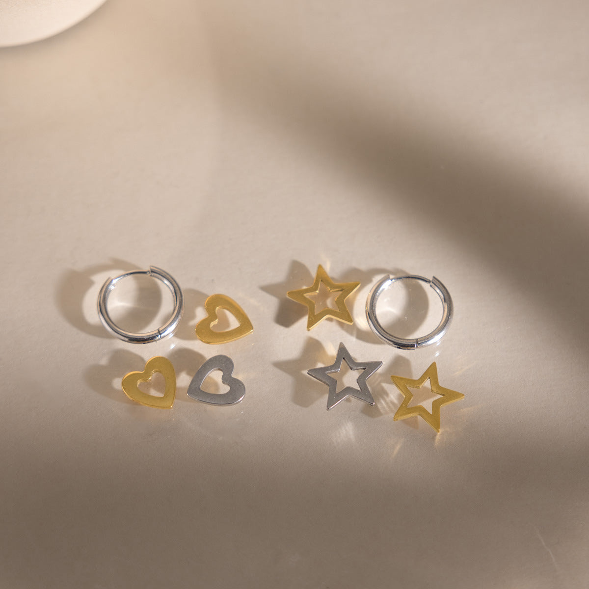 Damen Hoops Ohrhänger mit herzförmigem Anhänger und elegantem Design Shop Nory