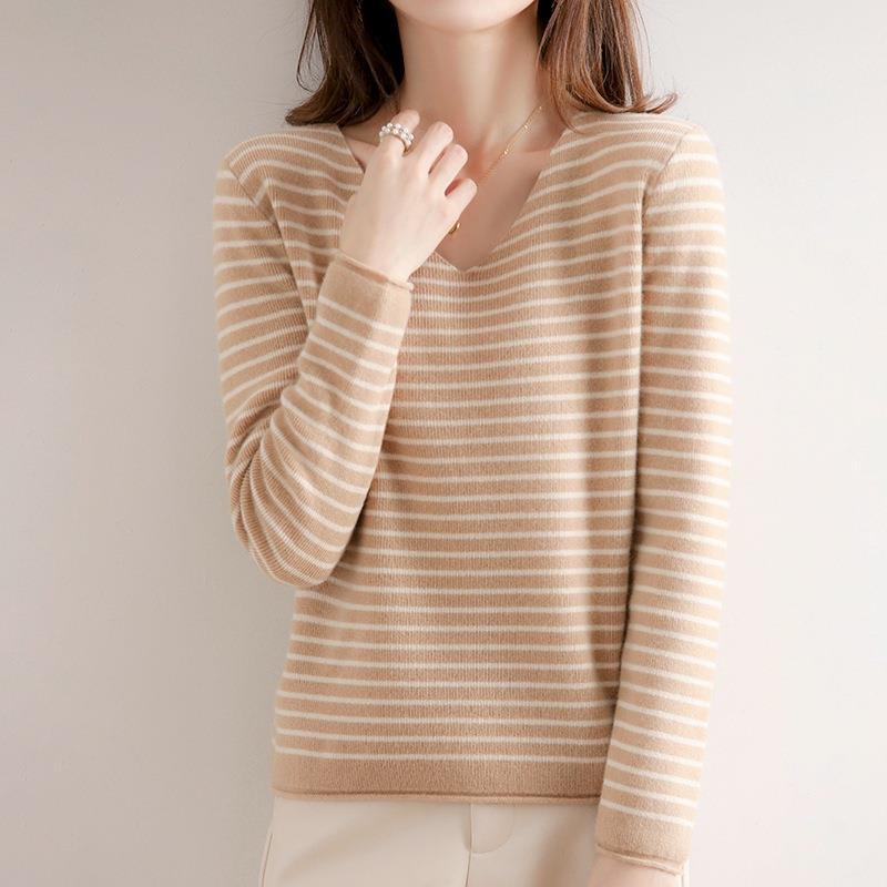 Damen Zarter Streifen-V‑Ausschnittpullover aus feinem Rippstrick mit weichem Fall Shop Nory