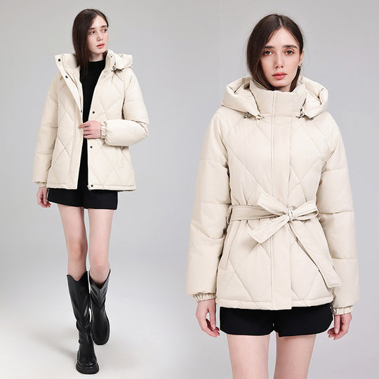 Damen nan luxuriöse kurze Pufferjacke mit integriertem Windschutzkragen und Taillengürtel Shop Nory