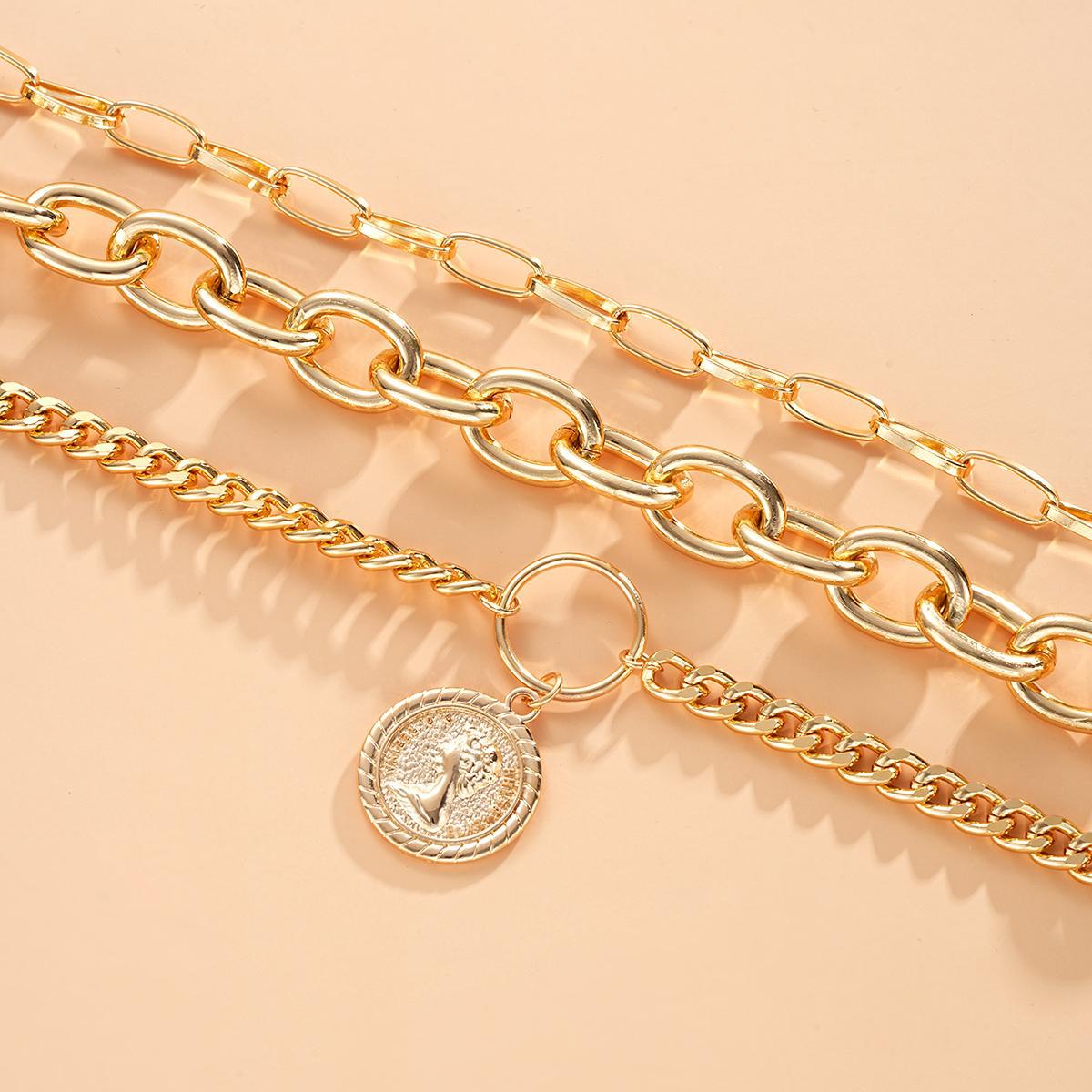 Damen Halskette mit mehrlagigem Kettendesign und hochwertigem Medaillon Shop Nory
