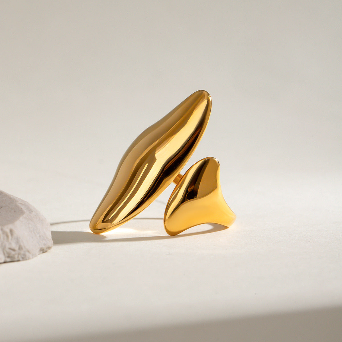 Damen eleganter Ring aus hypoallergenem und wasserfestem Edelstahl Shop Nory