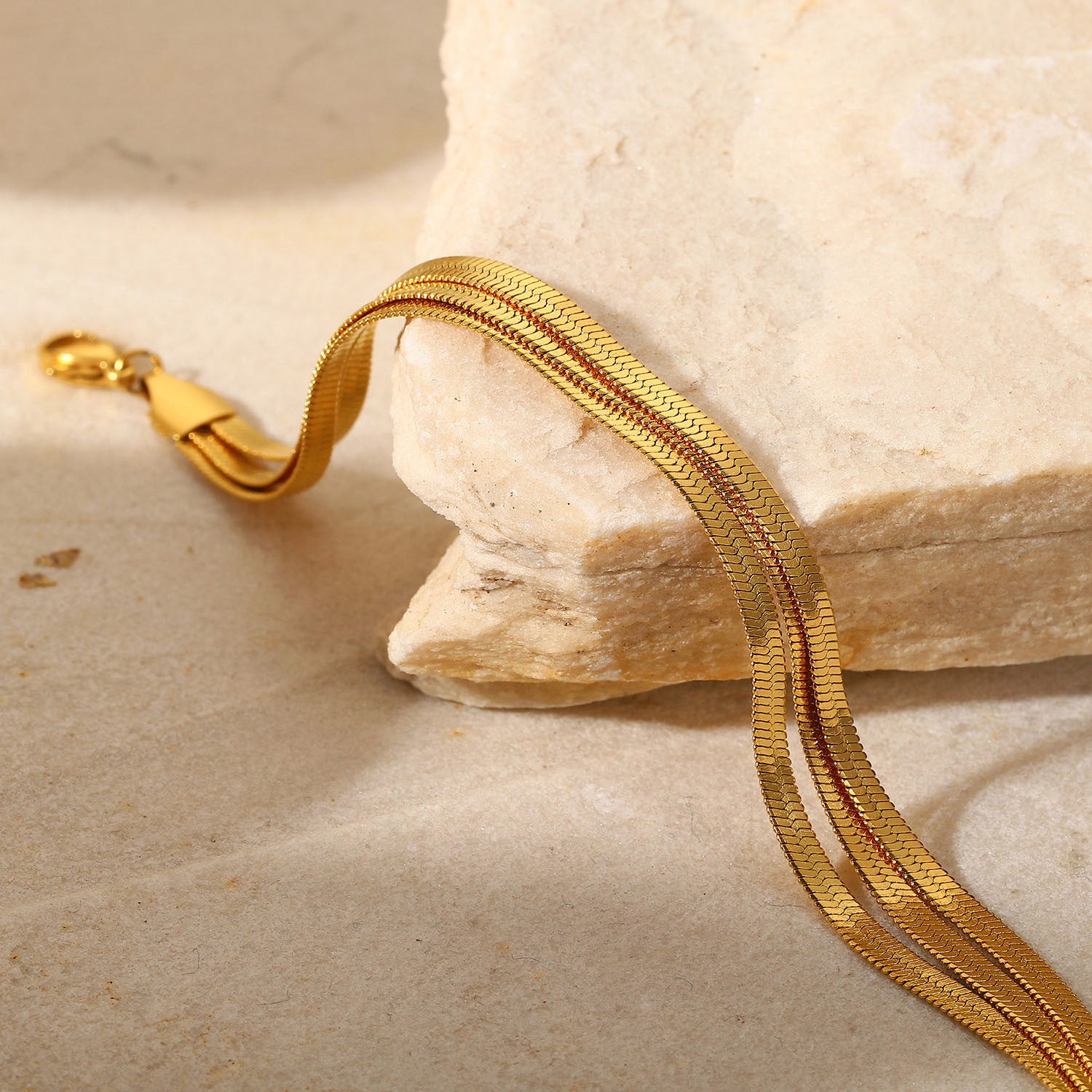 Damen Halskette mit elegantem Spiral-Design und hypoallergener Edelstahlverarbeitung Shop Nory