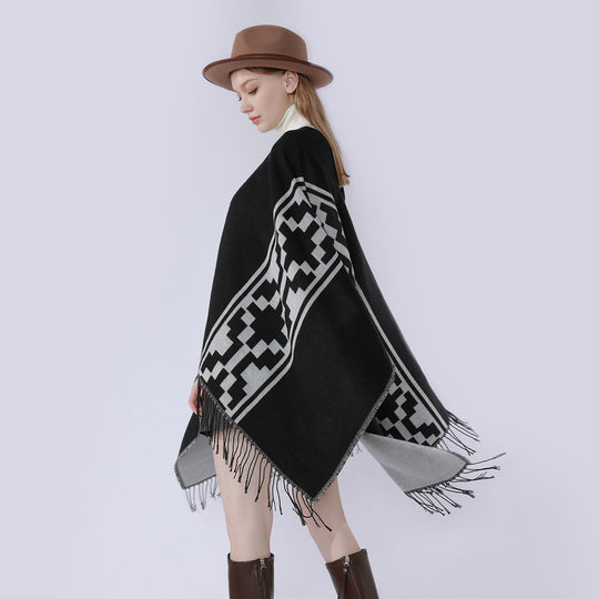 Damen Oversize-Cape mit geometrischem Jacquard, Fransensaum und Wendefunktion Shop Nory