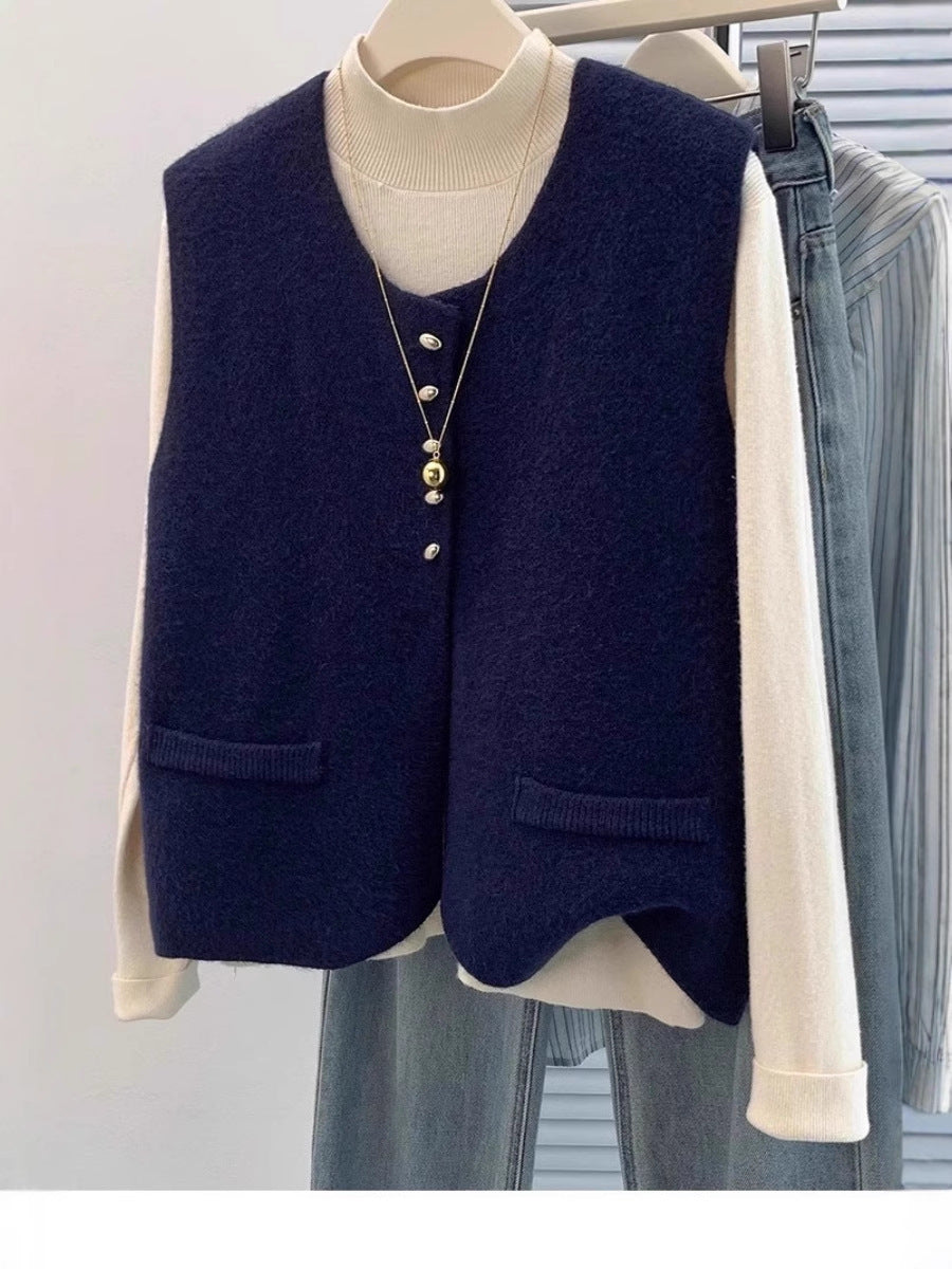 Damen Kurzgeschnittene Ärmellose Strickweste mit Perlenknopfleiste und aufgesetzten Taschen Shop Nory