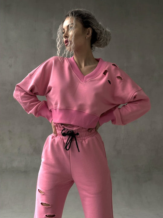 Damen kurzgeschnittenes Sweat-Set mit V-Ausschnitt, Rüschenbund Highwaist Jogginghose und Distressed-Details Shop Nory