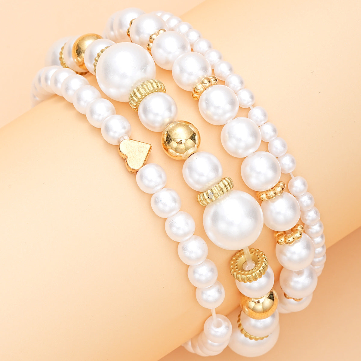 Damen Perlenarmband-Set mit filigranen und eleganten Details Shop Nory