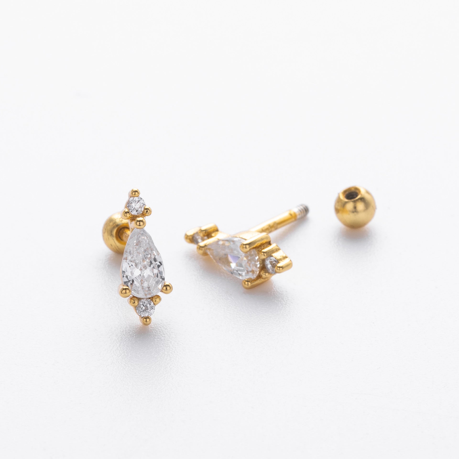 Damen Ohrstecker mit luxuriösem Tropfen-Design aus 925 Sterling Silber und funkelnden Zirkonsteinen Shop Nory