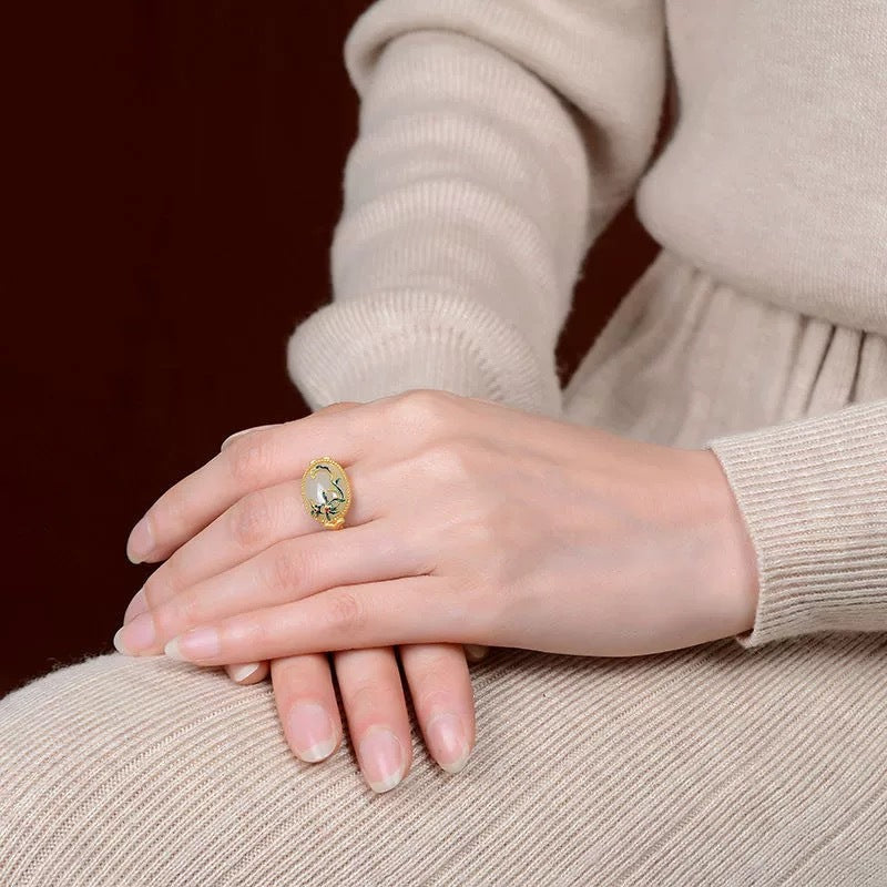 Damen Ring mit kunstvollem Blumenmuster aus goldfarbenem Metall Shop Nory
