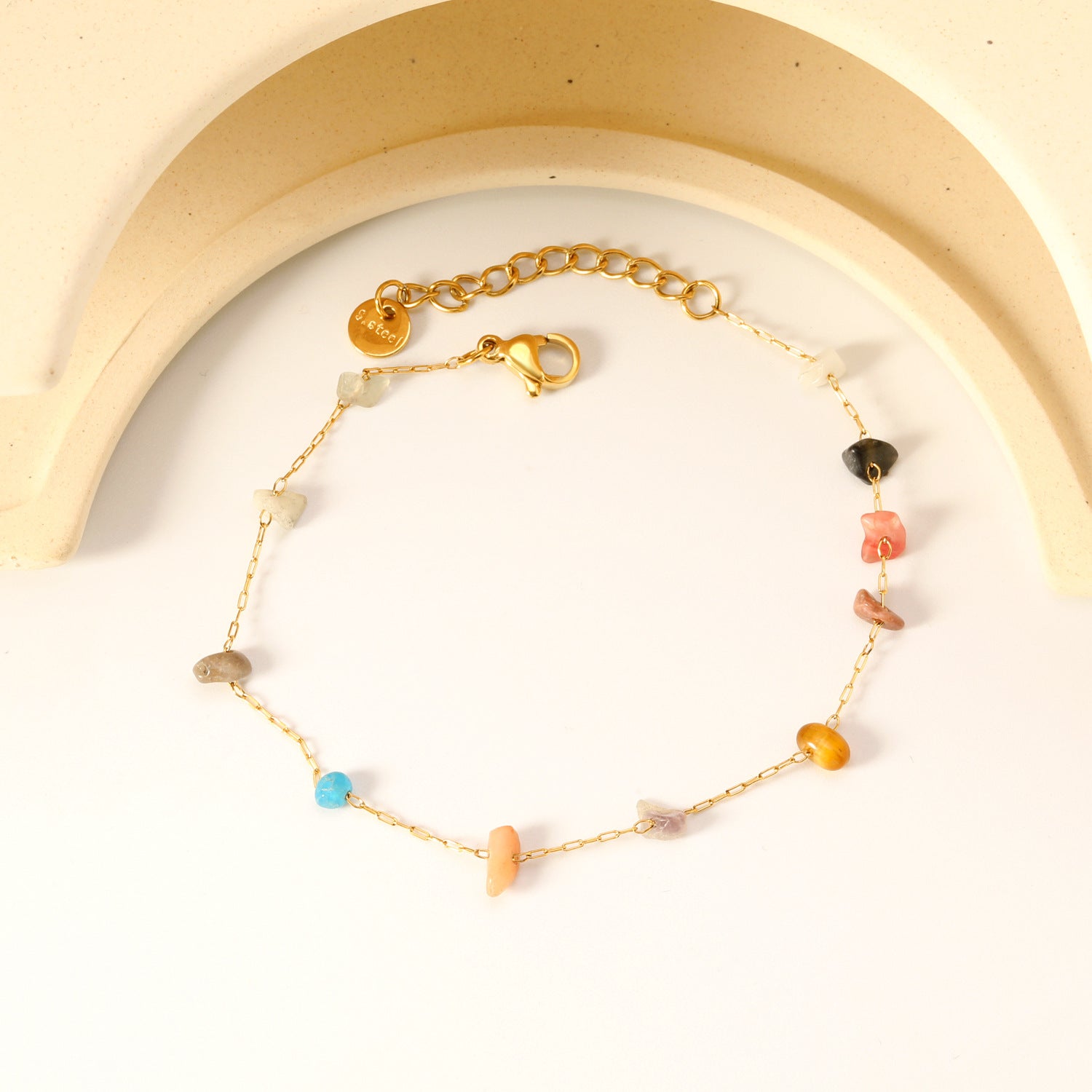 Damen Armband mit bunten Gewinnsteinen und exquisitem Goldbeschichtungsdesign Shop Nory