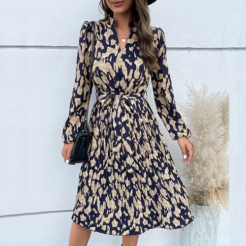 Damen Midikleid mit Plissée-Rock, V-Ausschnitt, Taillengürtel und Animal-Print Shop Nory