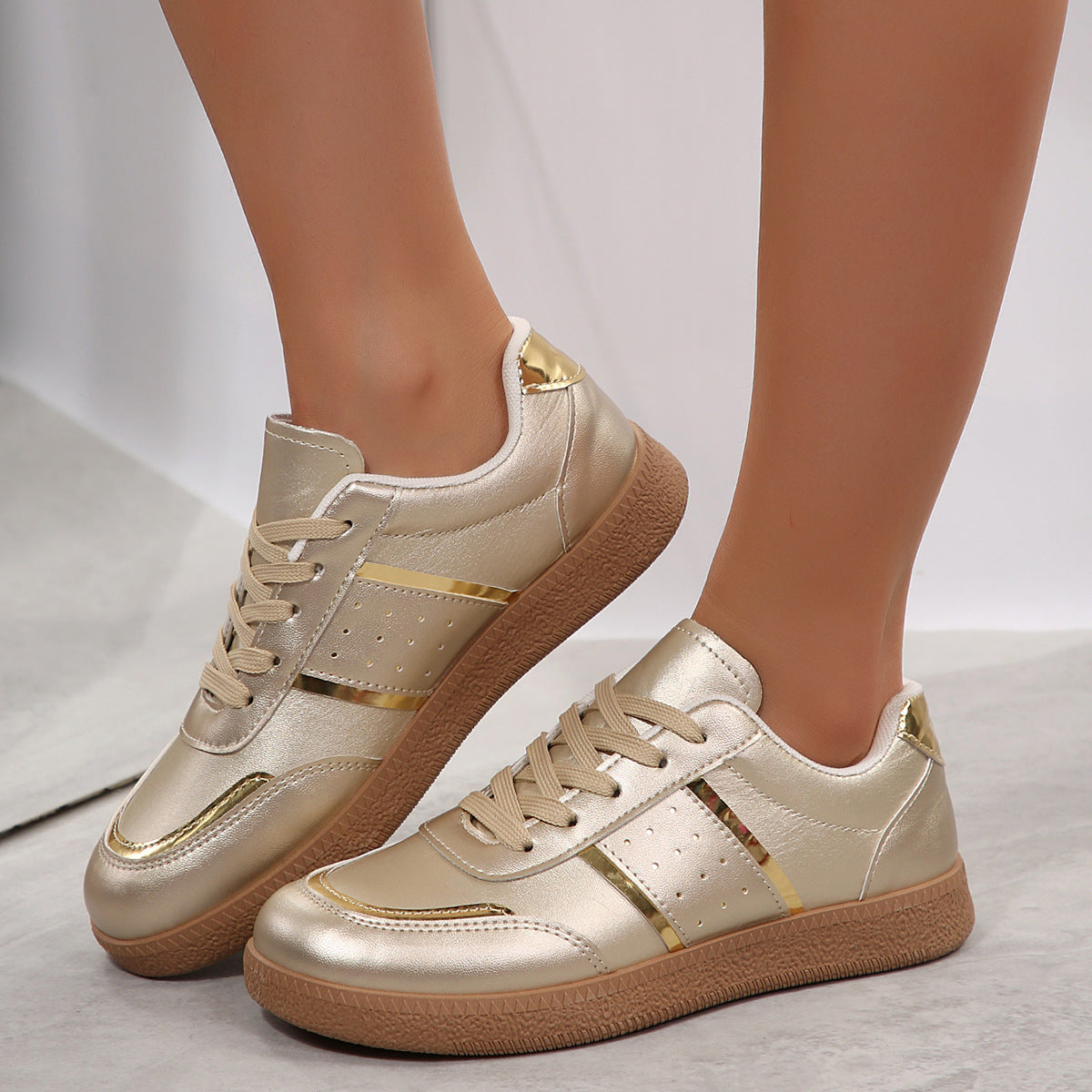 Damen Sportliche Sneakers mit schimmernden Akzenten und rutschfester Laufsohle