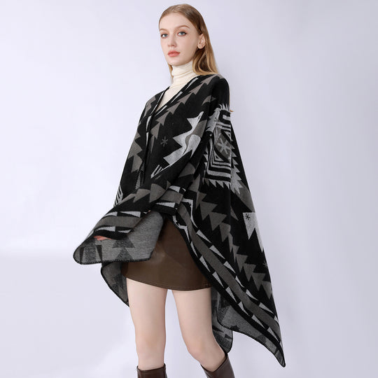 Damen Wollmix-Umhang mit grafischem Ethno‑Muster und Zierkettelnaht Shop Nory