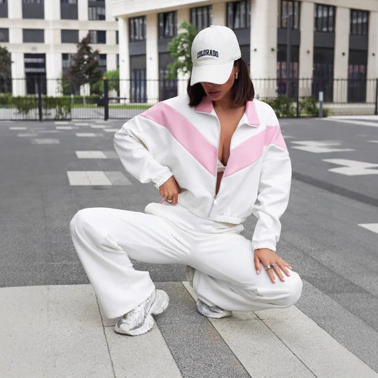 Damen cropped Zipjacke und weite Trackpants mit kontrastierendem Seitenstreifen Shop Nory