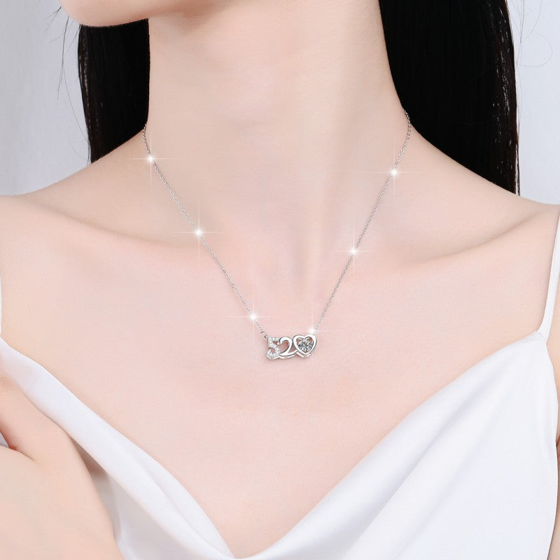 Damen personalisierte Herzanhänger-Halskette mit funkelnden Kristallen Shop Nory