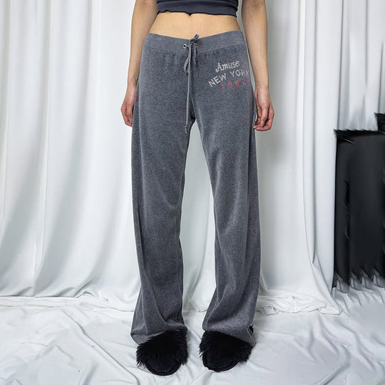 Damen nan weite Velours-Loungehose mit Tunnelzugbund, Kordelzug und dezenter Logo-Stickerei Shop Nory