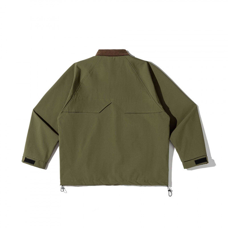 Unisex Kastenförmige Overshirt‑Jacke im Utility‑Stil mit Cordkragen, Pattentaschen und Kordelzugsaum Shop Nory