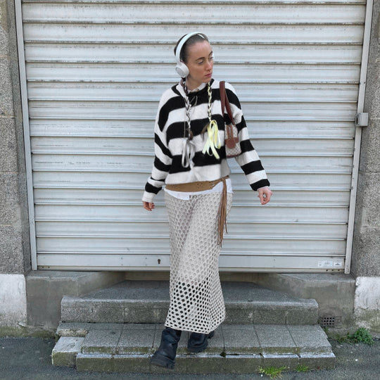Damen nan gestreifter Rundhals-Pullover aus Feinstrick mit gerippten Bündchen und schmaler Passform Shop Nory