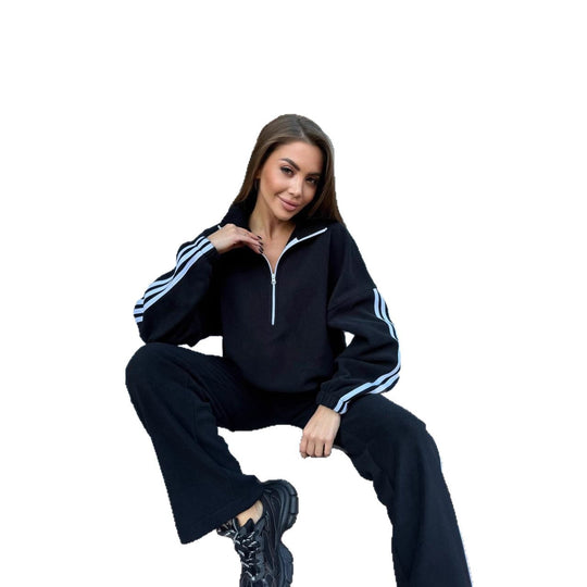 Damen lässiger Highneck-Halbzip Trainingsanzug mit markanten Seitenstreifen, überschnittener Kapuze und weiter Joggerhose Shop Nory