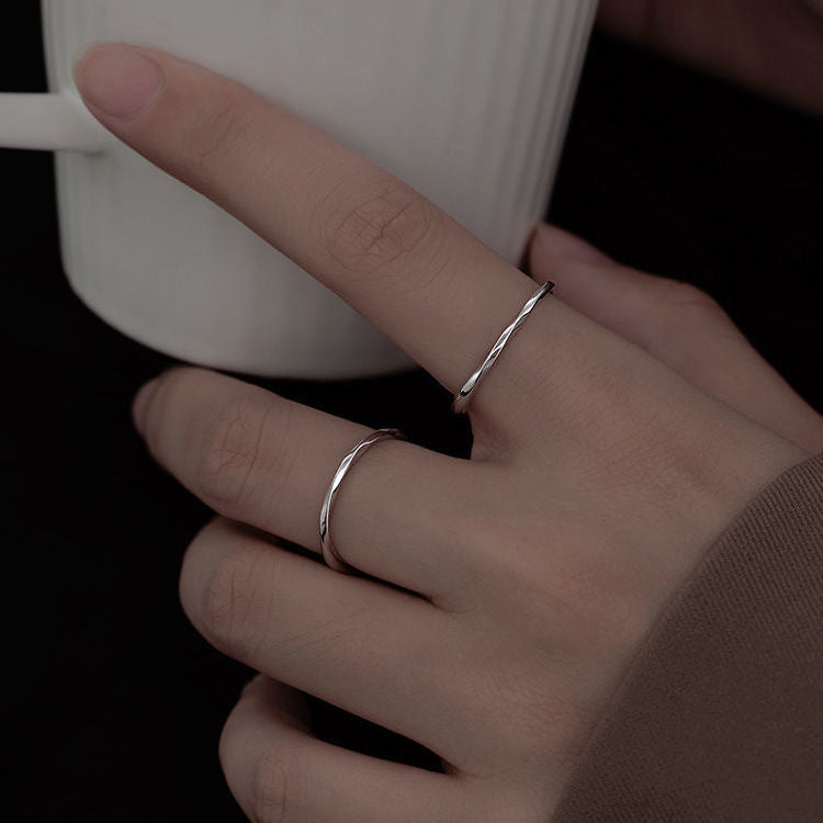 Damen Ring mit elegantem, geschwungenem Design und minimalistischer Ästhetik Shop Nory