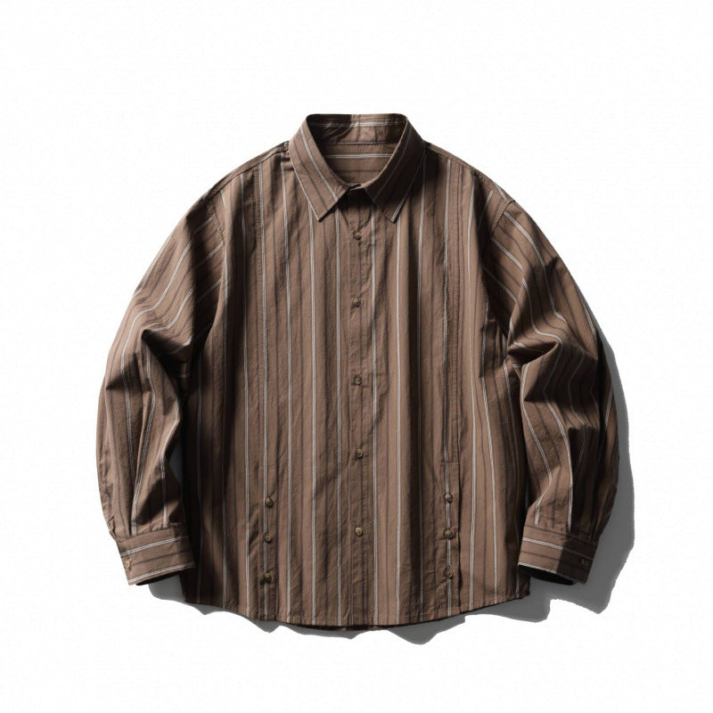 Unisex Locker geschnittenes gestreiftes Overshirt aus Baumwollmix mit Kentkragen und seitlichen Zierknopfleisten Shop Nory