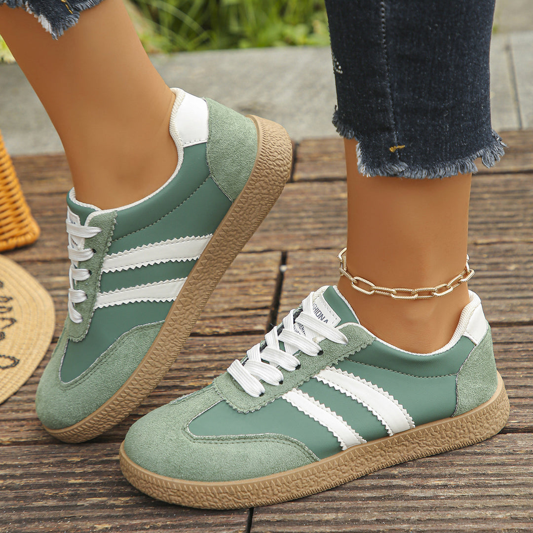 Damen Retro-Sneaker mit Velours-Overlays, Zierstreifen und profildetails Shop Nory