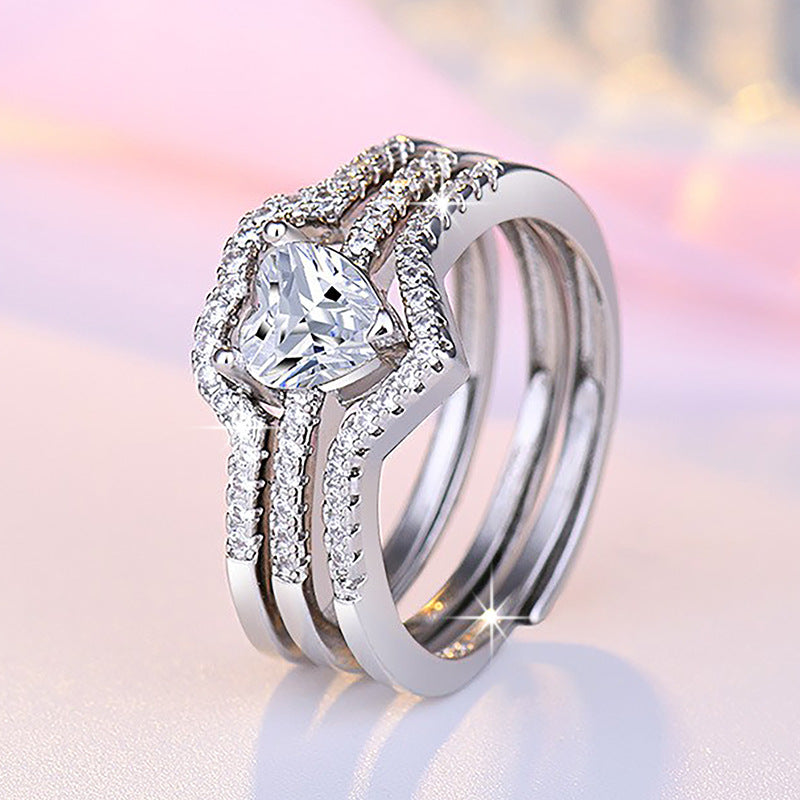 Damenring mit funkelndem Herzdesign und eleganter Zirkonia-Verzierung Shop Nory