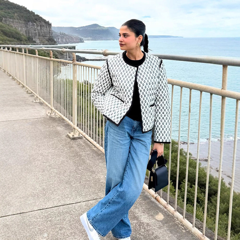 Damen Kurzboxy-Steppjacke mit Kontrastpaspelierung und Rundhalsausschnitt Shop Nory
